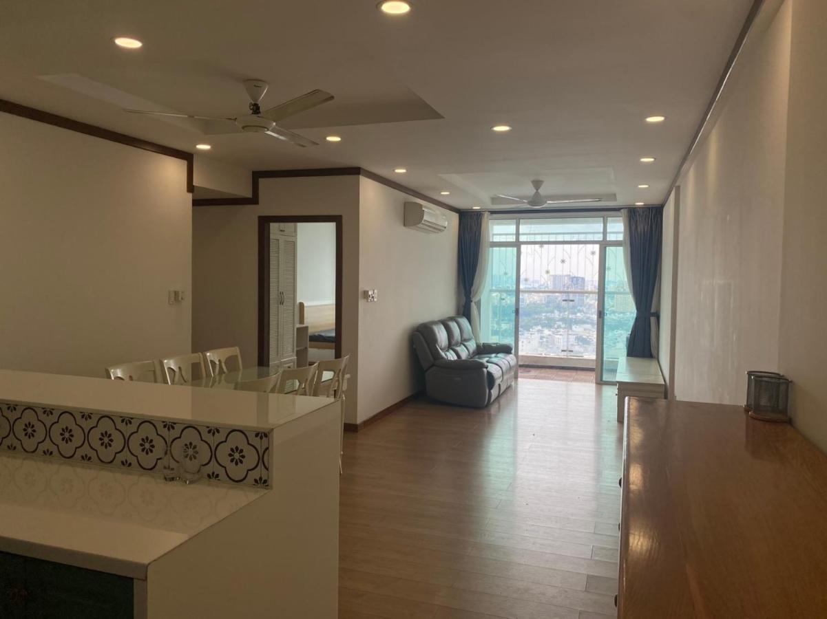 Spacious In District 7 * TP. Hồ Chí Minh